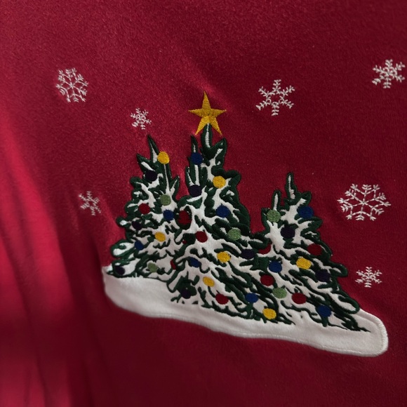 Christmas long sleeve crew neck shirt,
size 1x see measurements in picture - Picture 7 of 9